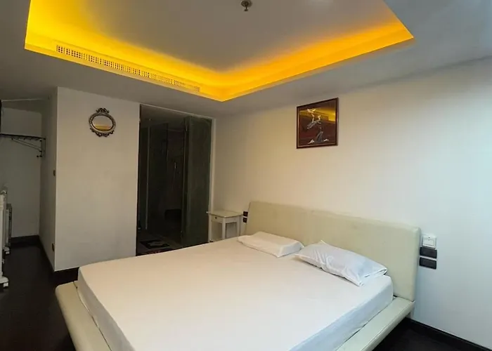 Jewelry Trade Center 2 Bedrooms 2 Bathrooms *